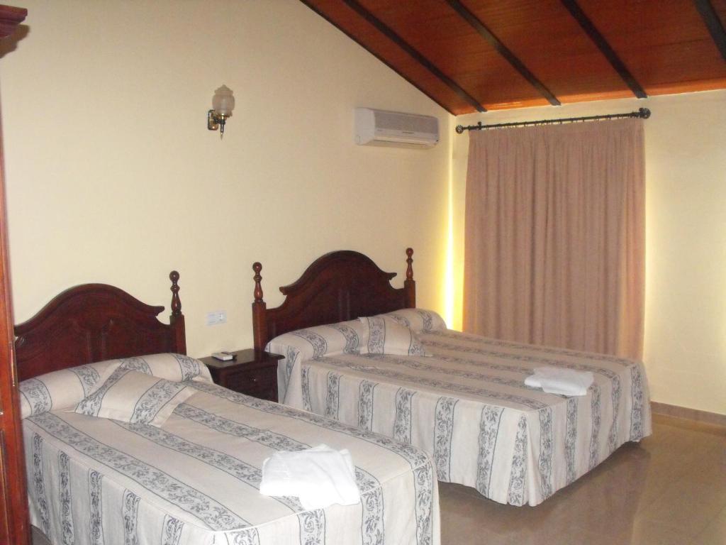 Отель Hostal Nicol'S Луке Экстерьер фото
