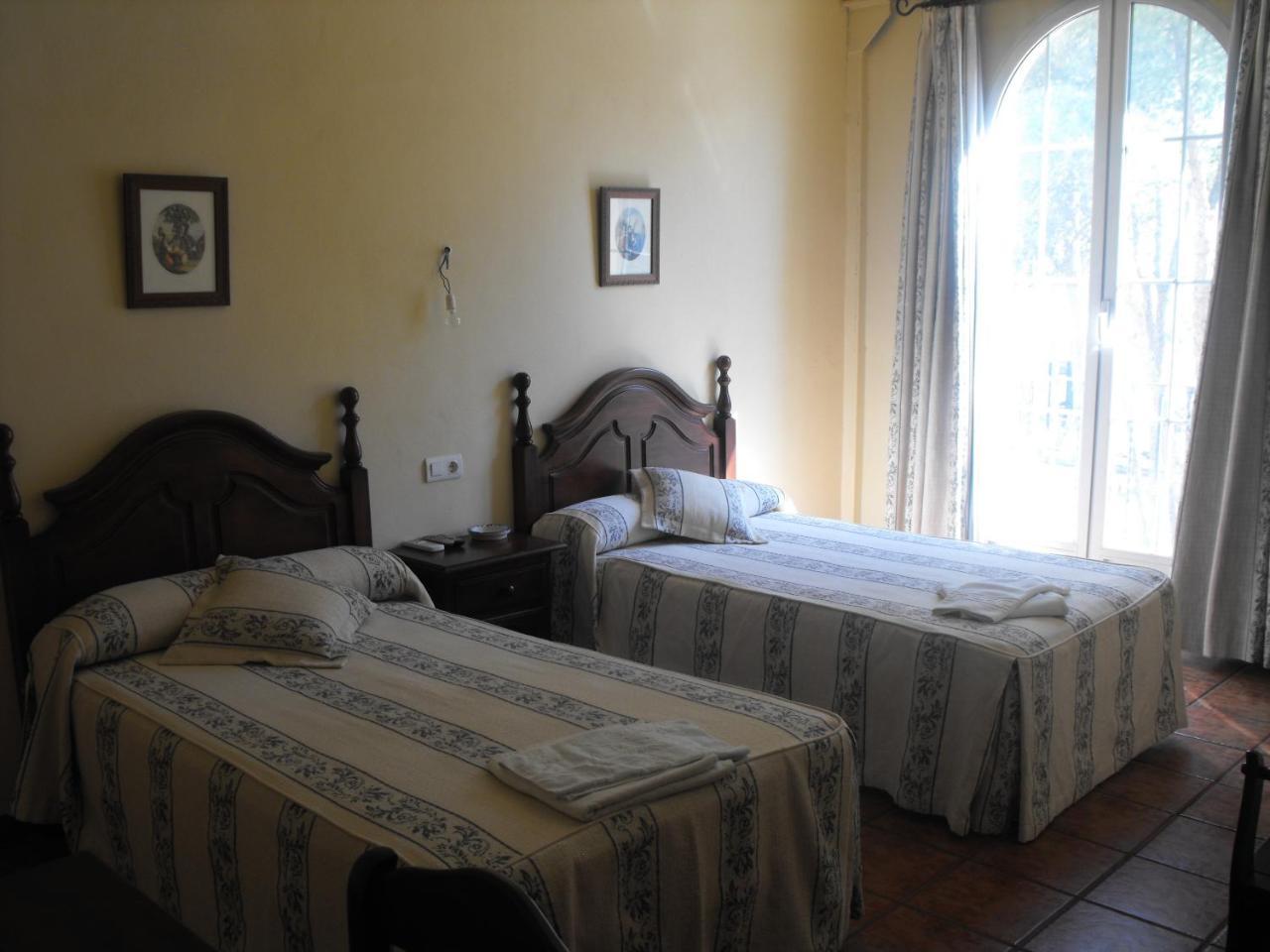 Отель Hostal Nicol'S Луке Экстерьер фото