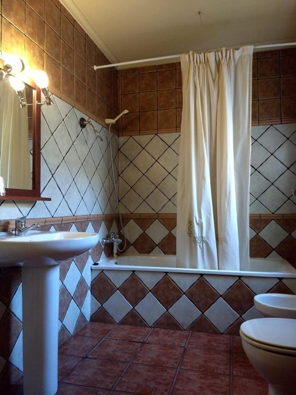 Отель Hostal Nicol'S Луке Экстерьер фото